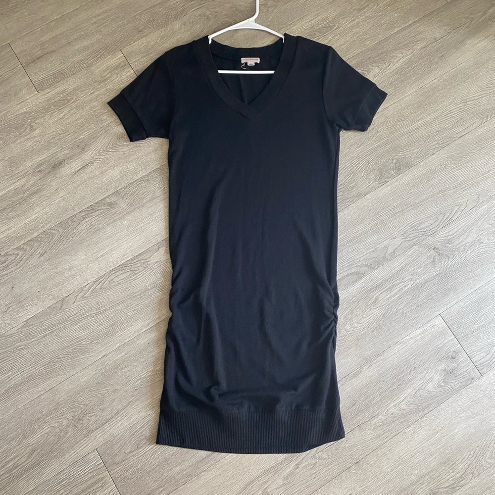 Zenana Outfitters Black V-Neck Midi Dress